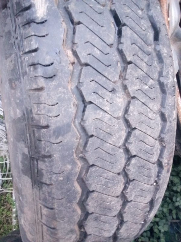 195/14C Tyre Set for SALE