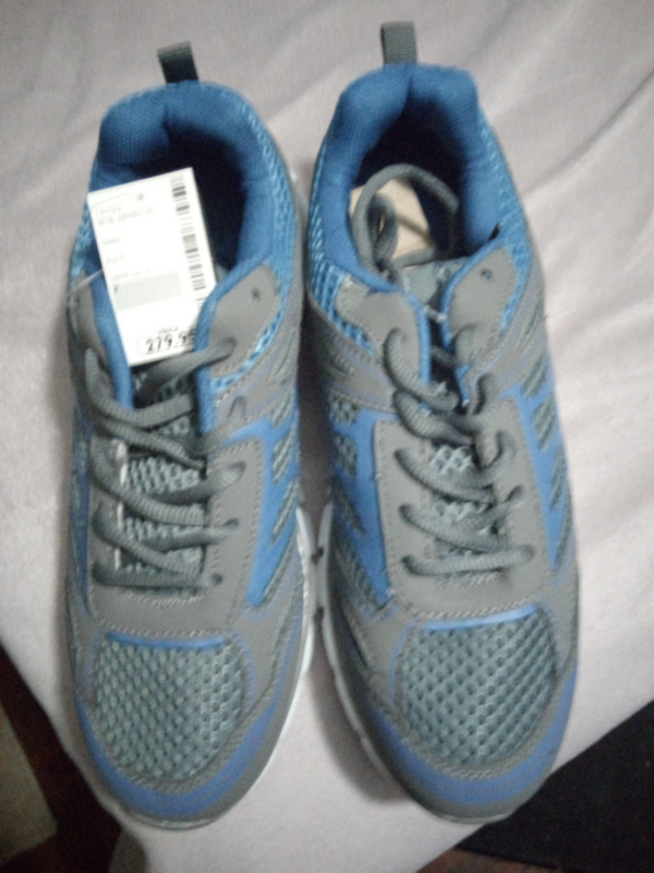 Size 7 running shoes