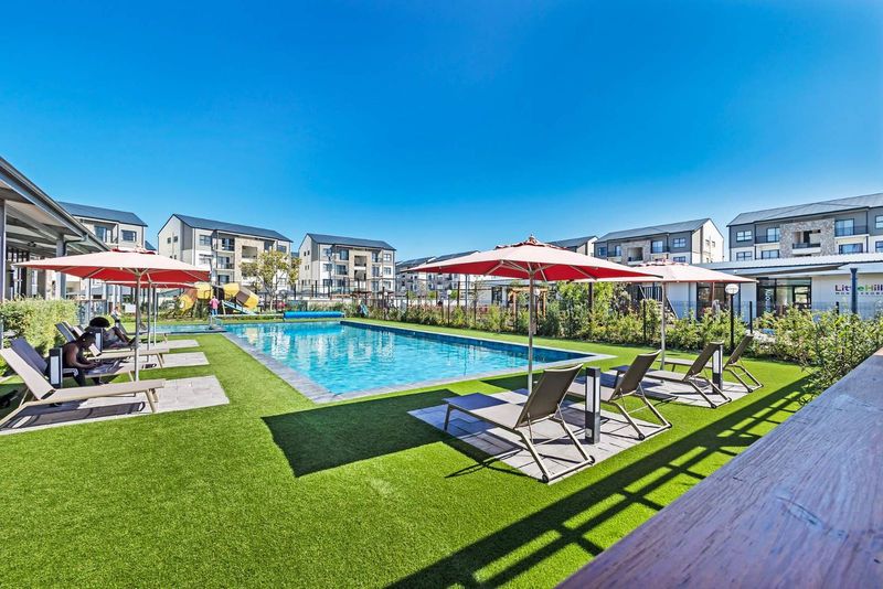 Immaculate one bedroom apartment for sale in Blouberg!