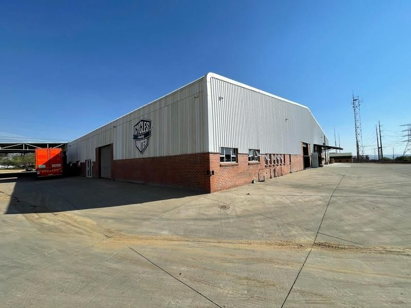 STERLING ROAD - MIDI WAREHOUSE / FACTORY / DISTRIBUTION CENTRE TO LET IN SAMRAND!