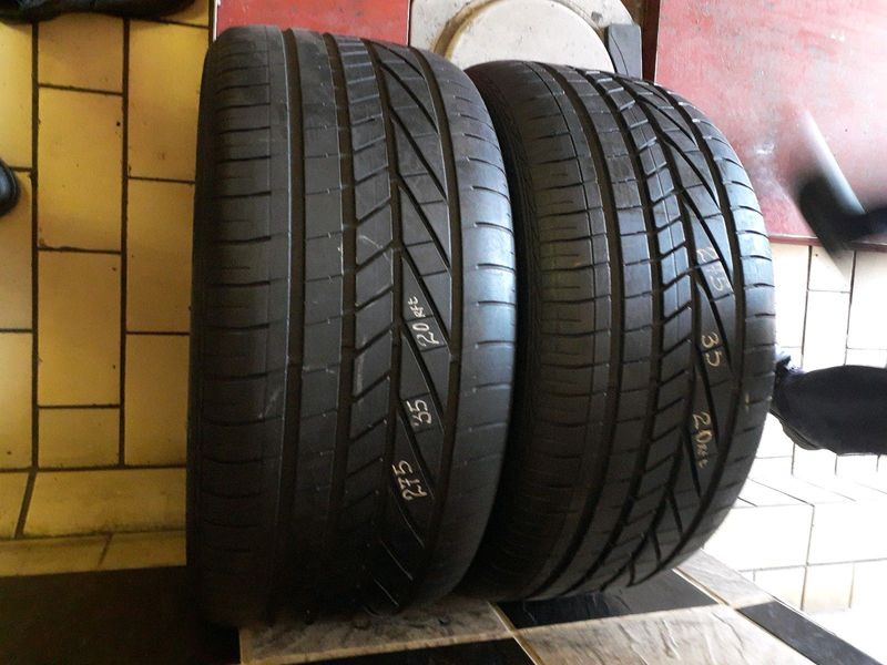 275/35/20×2 runflat goodyear excellence for sale call/whatsApp 0631966190.