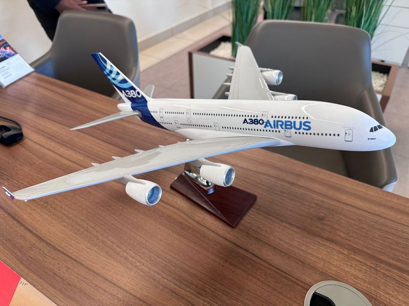 Airbus A380 display model 45 cm