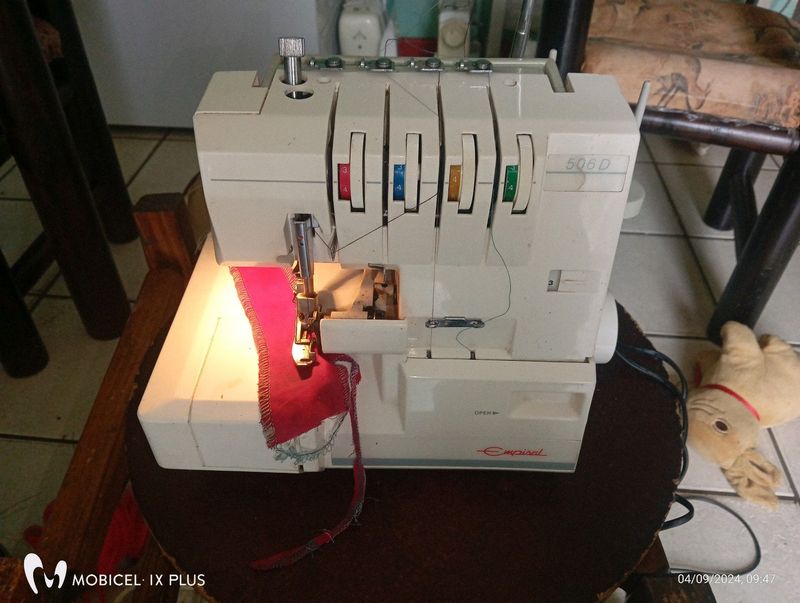Empisal 506d overlocker machine machine for sale r1400 in a good condition working perfectly uses 3