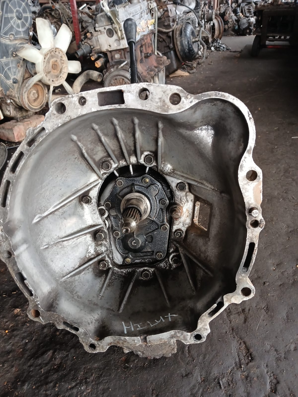 TOYOTA HILUX 5 SPEED GEARBOX FOR SALE