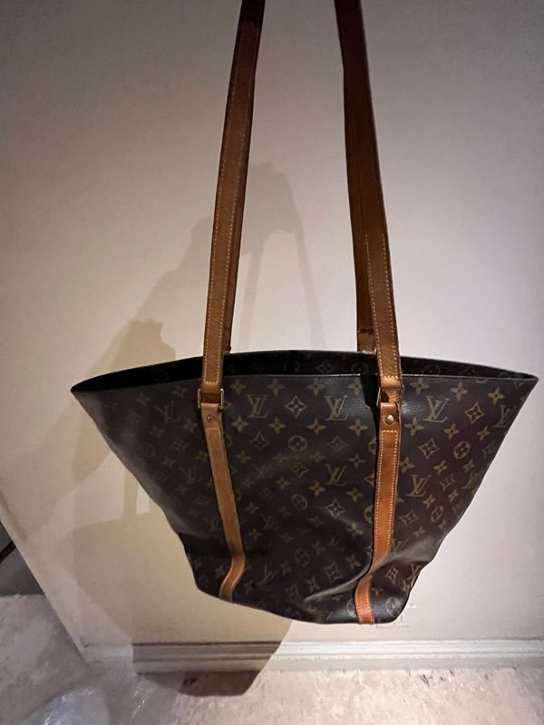 Louis Vuitton ladies Tote bag R10000