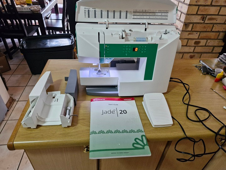 SUPER DEAL ! Quality Husqvarna Viking Jade 20 sewing machine !