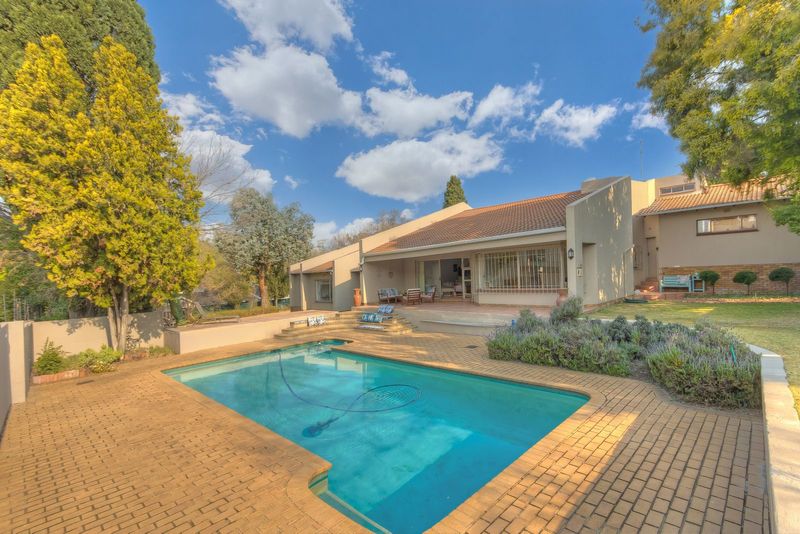 Exceptional 4-Bedroom Home in Boomed Enclosure, Bryanston East