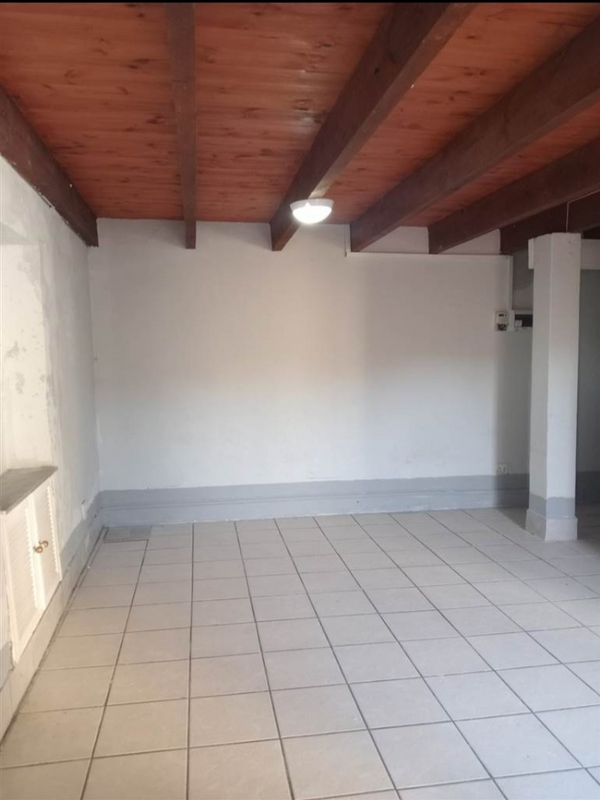 Bachelor&#39;s Studio to let in Central PE, R3500