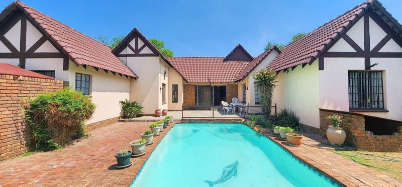 Beautiful Delpark Home Nestled Next to a Bird Sanctuary and Walking Distance to Rietspruit Dam