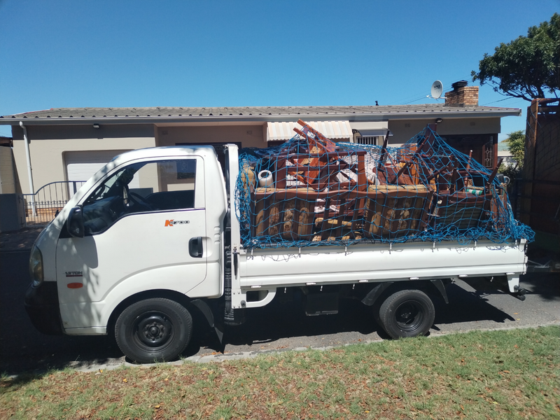Bakkie and men for hire