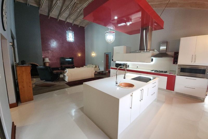 2 Bedroom House for Sale in Olympus Ah Pretoria Suit Professionals