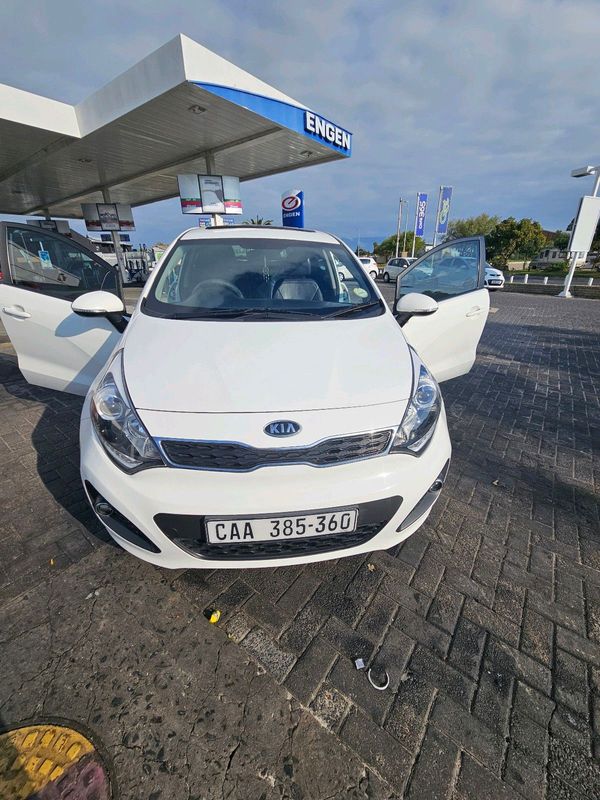 REDUCED PRICE R143 500 URGENT RELOCATION SALE. Kia Rio 2012 88k km perfect condition.