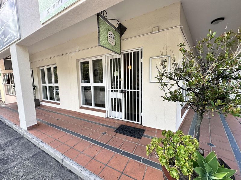 PRIME RETAIL SPACE IN HOUT BAY