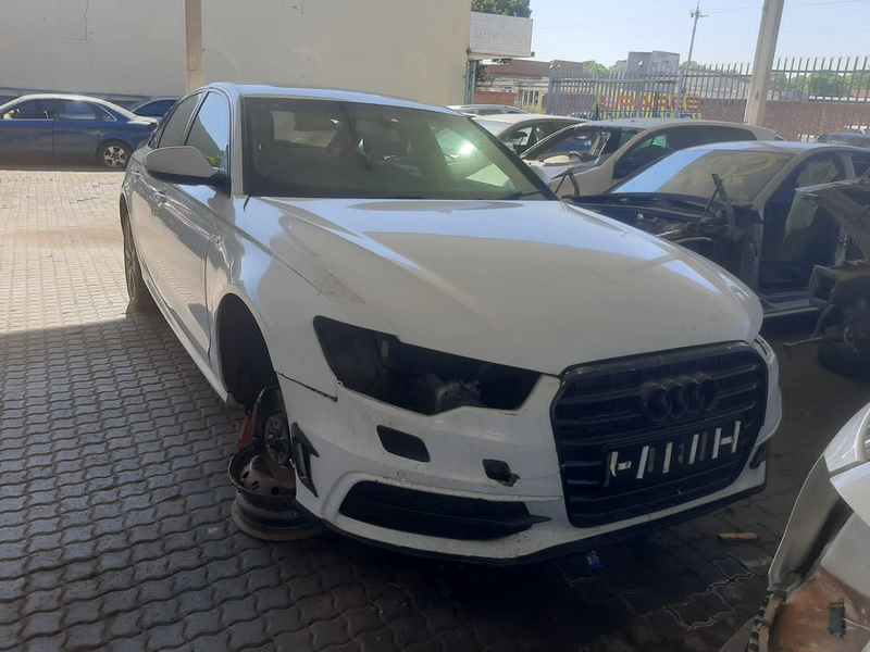 AUDI A6 S-LINE FOR STRIPPING