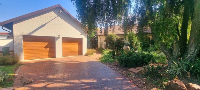 Family home in the heart of Brackendowns