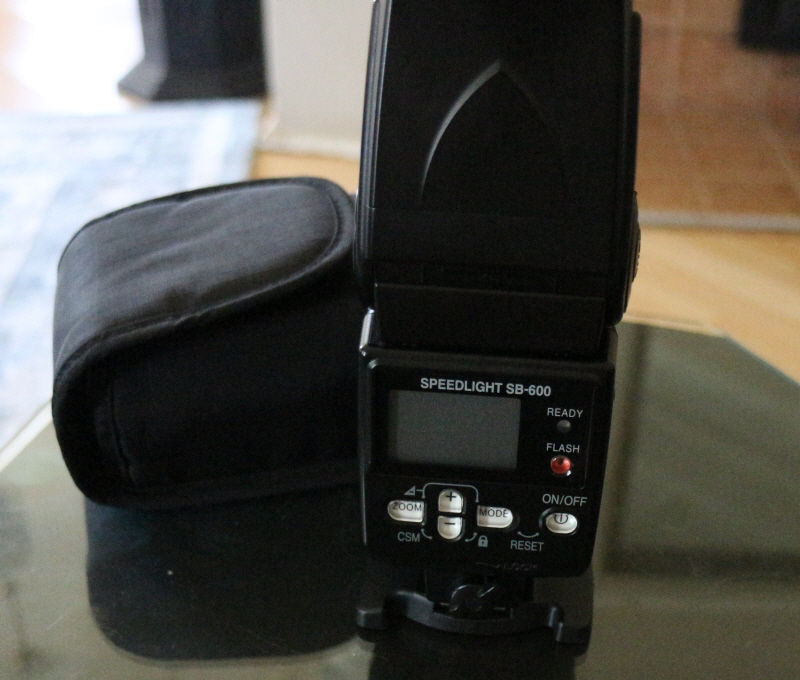 Nikon SB600 speedlite, mint condition hardly used, photos show exact item on sale