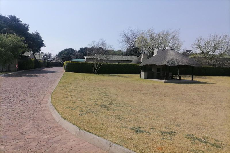 Existing Country Estate for sale in Van Rhyn Small Holdings, Benoni.
