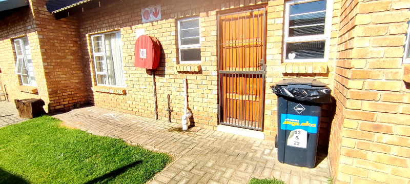 2-Bedroom Townhouse For Sale in Riversdale, Meyerton