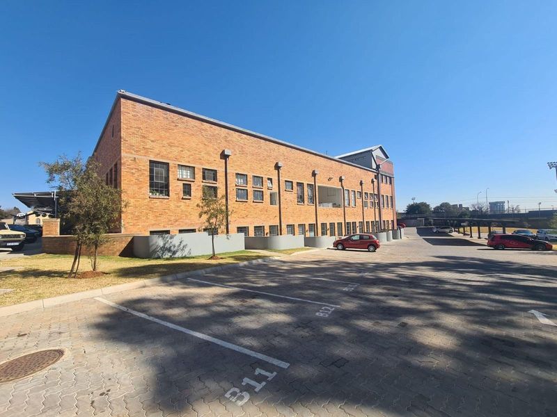 Elegant lifestyle 2 bedroom penthouse apartment to let in Sontonga Lofts