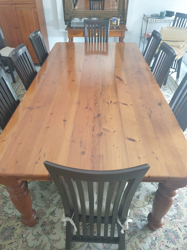 Oregon pine dining room table and chairs, 10 Seater. Including chair