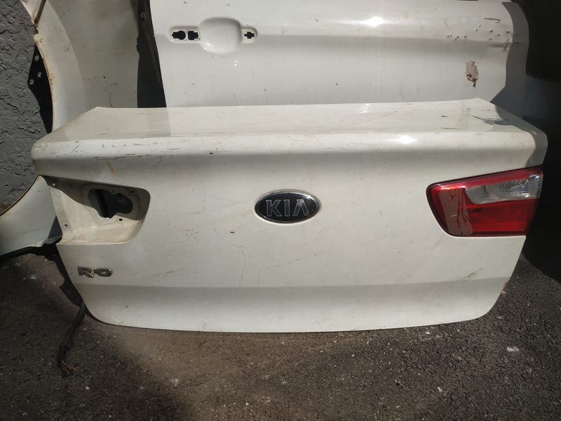 Kia Rio bootlid / boot lid / trunk lid for sale