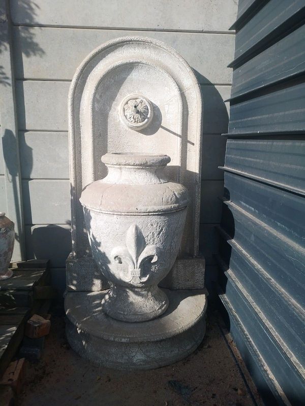 Water feature for sale R2000