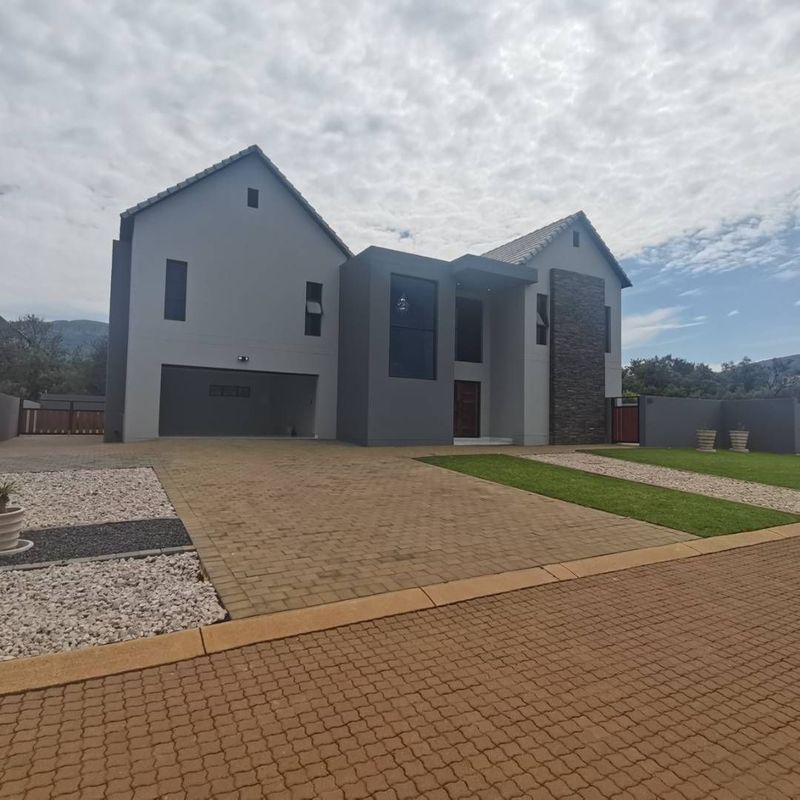 Exciting new build in Leloko lifestyle estate