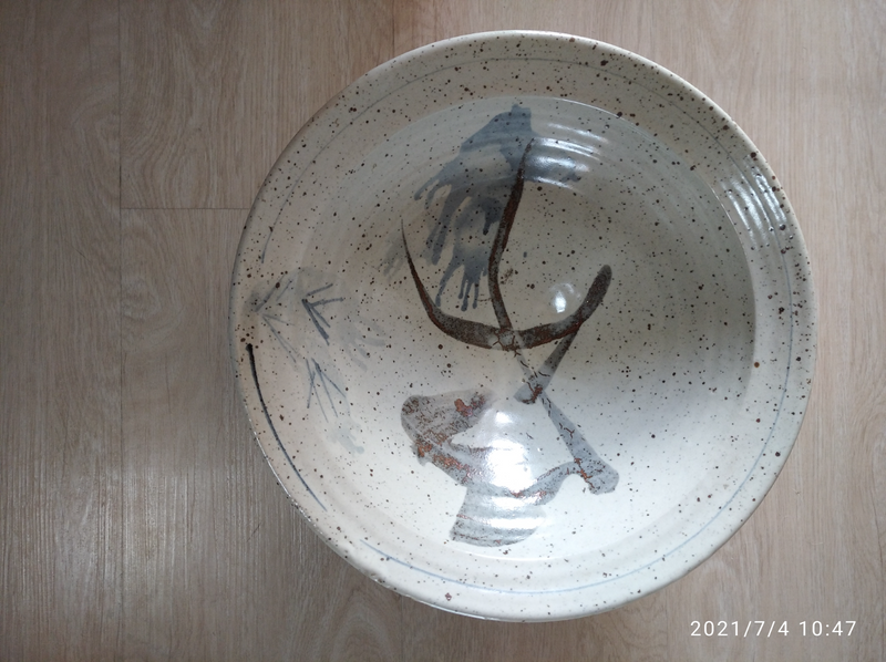 FOR SALE- HAND CRAFTED POTTERY BOWL