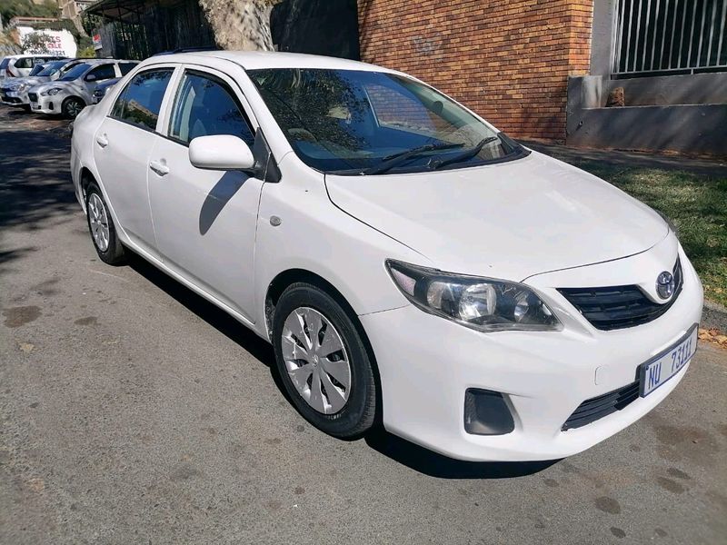 2014 TOYOTA COROLLA QUEST 1.6 AUTOMATIC TRANSMISSION IN EXCELLENT CONDITION