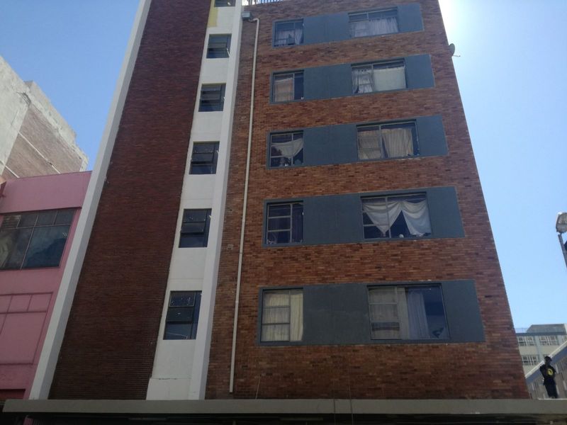 50 sq. meter Commercial in Johannesburg Central To Rent