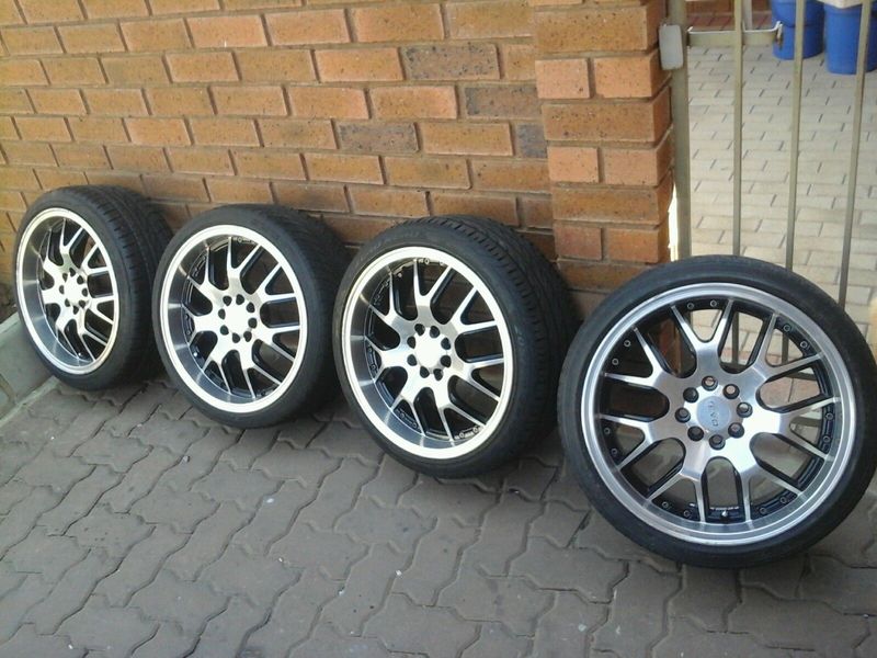17inch magwheels with 100  an108pcd  5500 neg