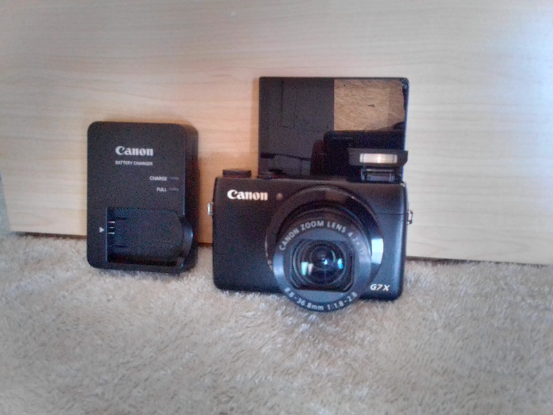 Canon G7X camera &#43;charger&#43;SD card