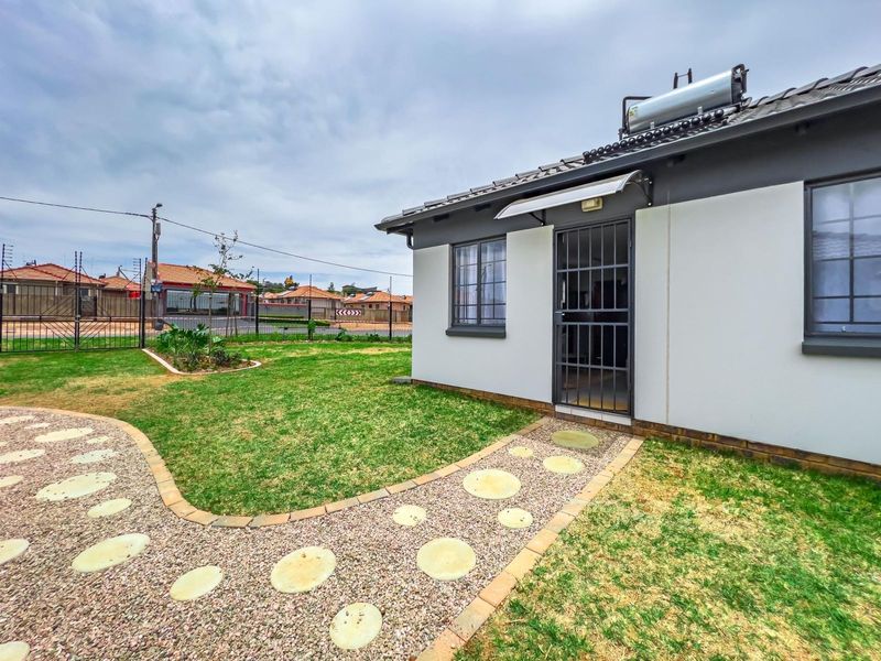 House in Waltloo For Sale