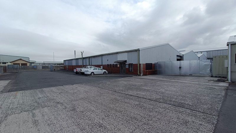 3909m2 Industrial Warehouse with Large Yard TO LET in Epping 2