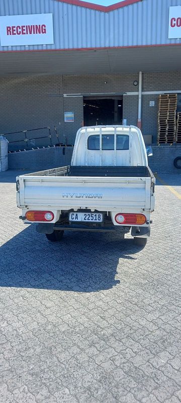 BAKKIE FOR HIRING TO CHEAP PRICE