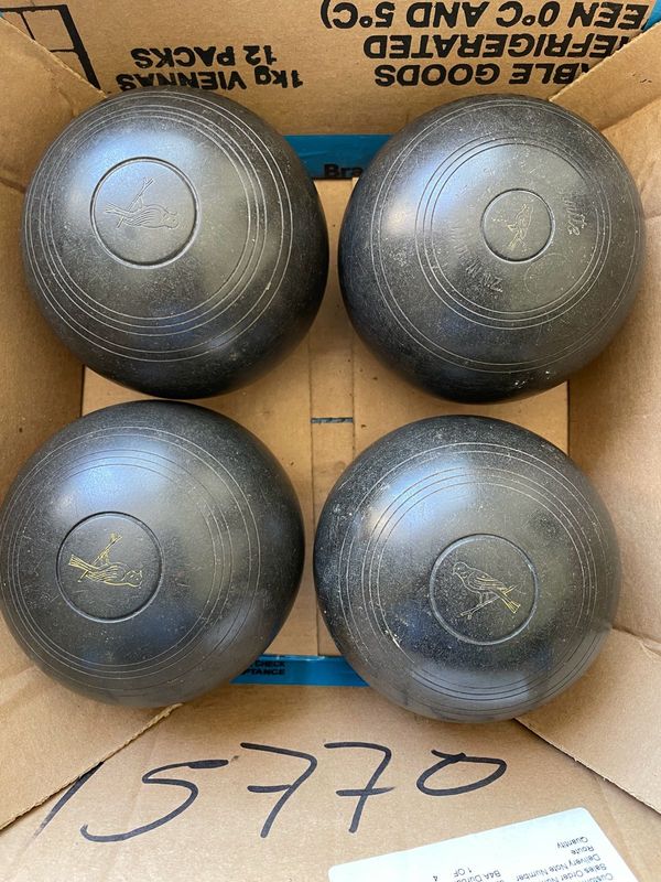 lawn bowling ball sets x2