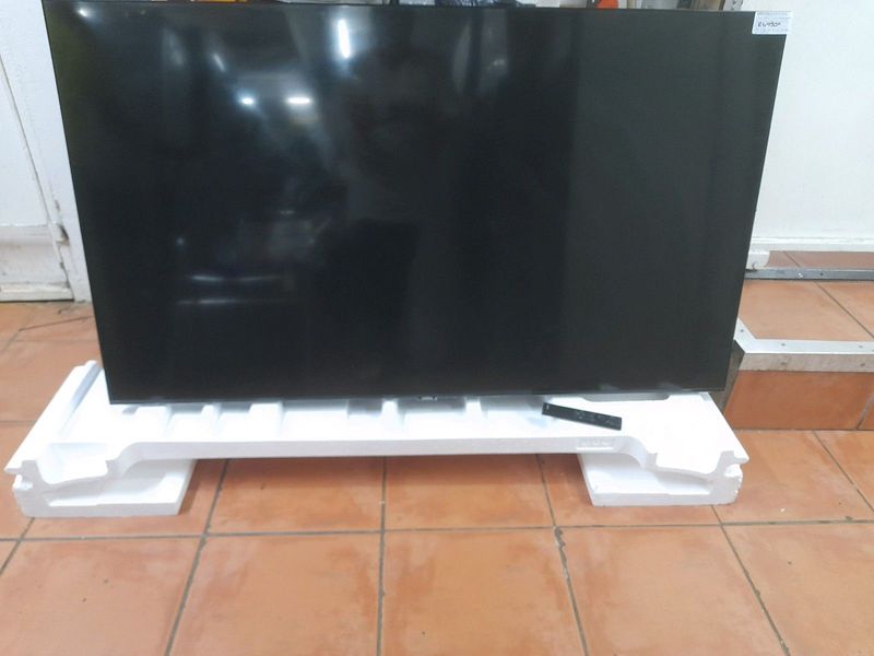 Samsung 58 inch smart TV with Rem no stand 23Mar24