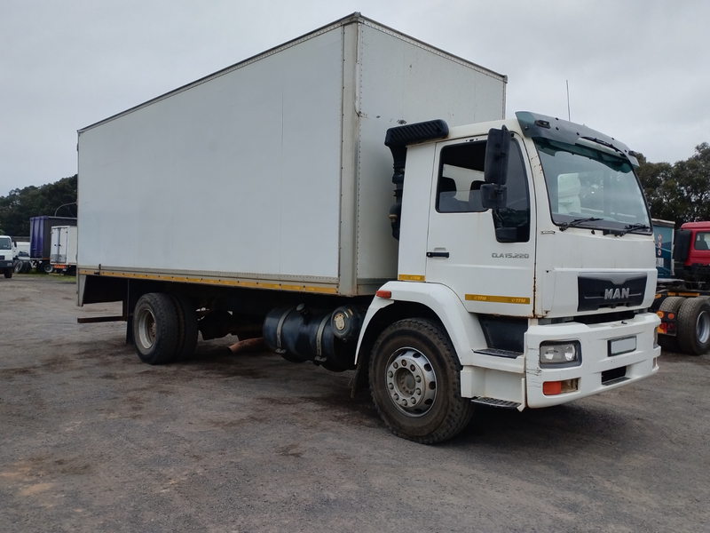 2018 MAN CLA15-220 (8 TON) WITH DRY FREIGHT VOLUME BODY