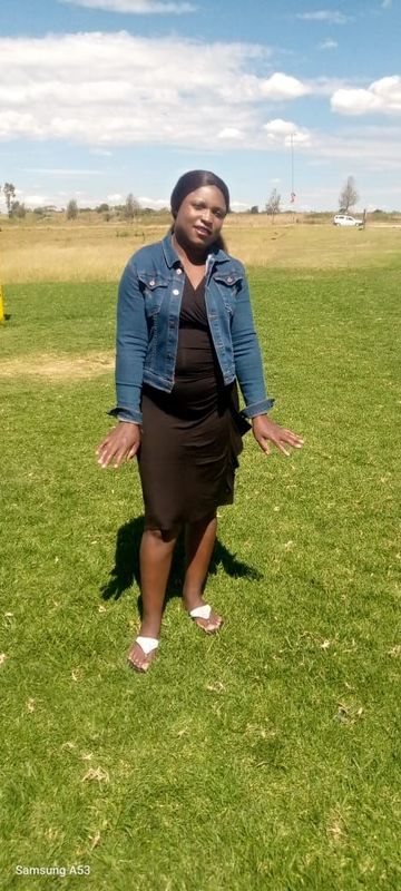 Precious(39), exp zim woman from tembisa needs stay out days or part time