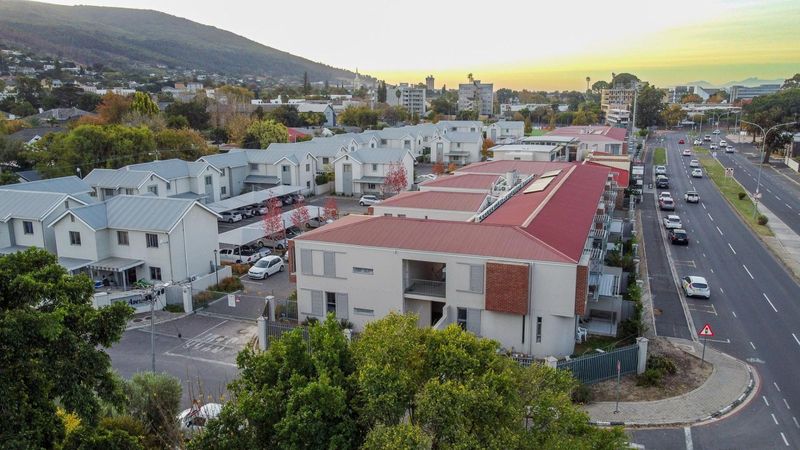 Beautiful two bedroom in The Avenues Paarl for sale
