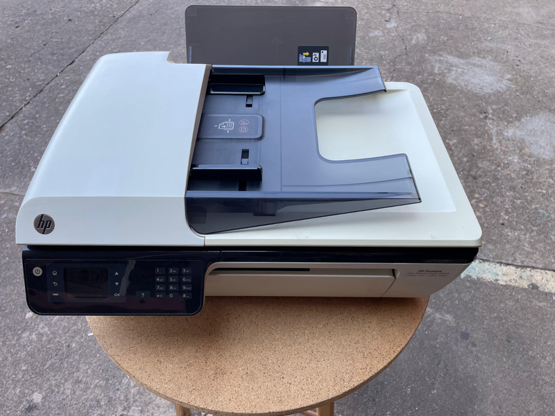 White HP 2645 All in One Desk Jet Advantage Printer- A47323