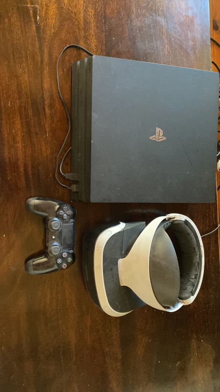 PS4 Pro without vr. With a vr it is an extra R1500