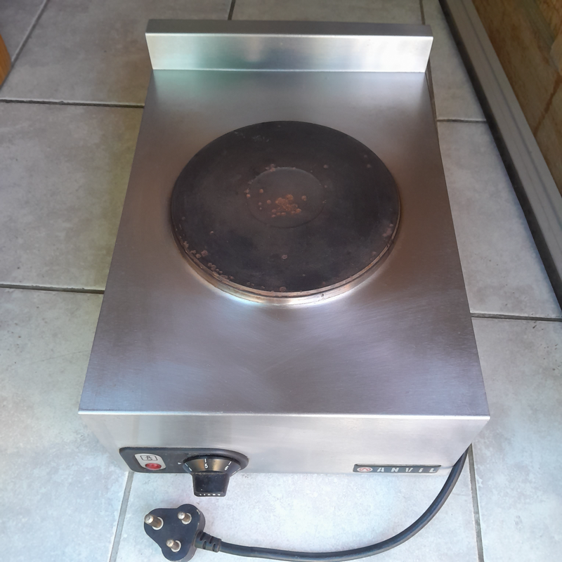 Anvil Single Hotplate For Sale.  In very, very good condition.   Still like new.  Been used non comm