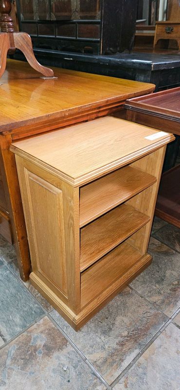 Oak Nightstand x 1