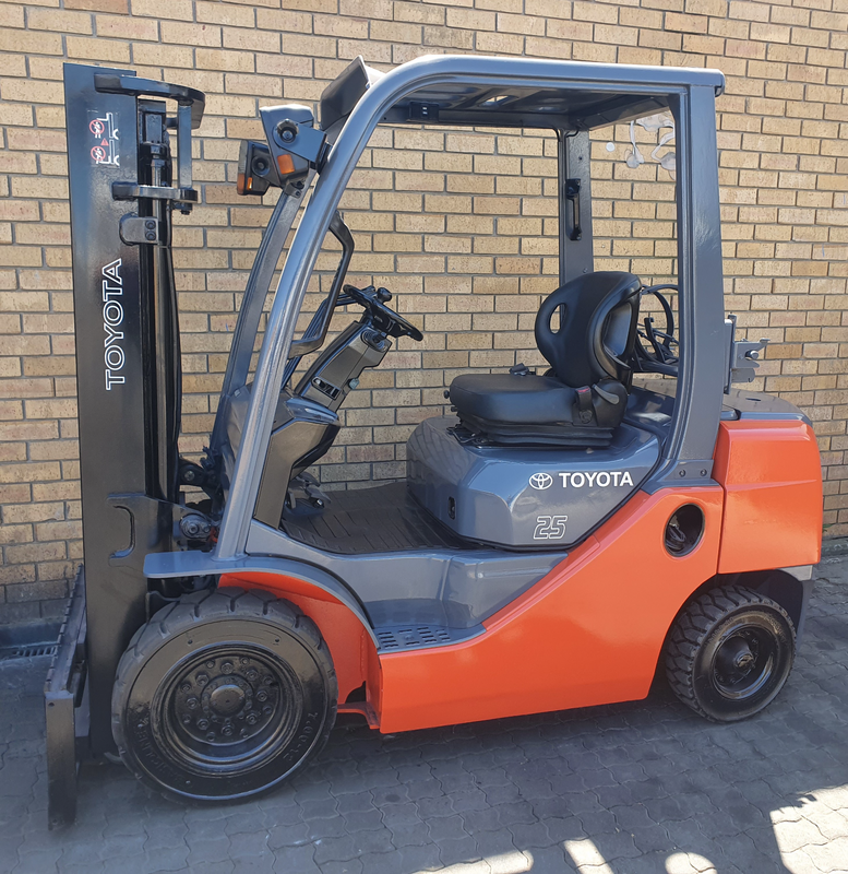 Toyota 8FG25 petrol/gas forklift for sale