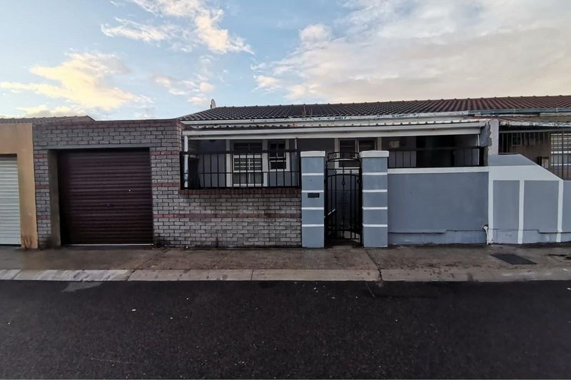 For Sale in Rocklands - R1 050 000
