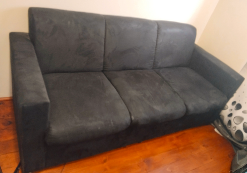 Three sitter couch in good condition