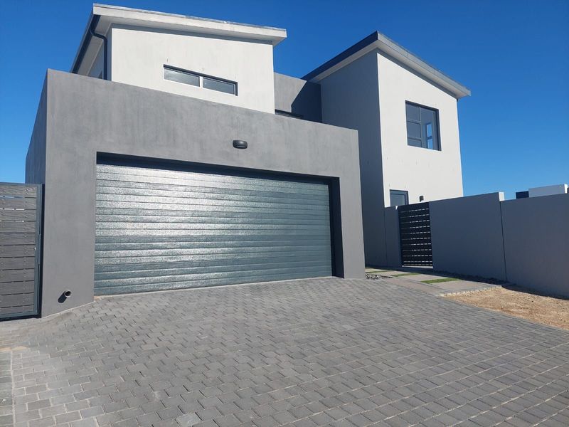 Brand new spacious double storey 4 bedroom house for sale