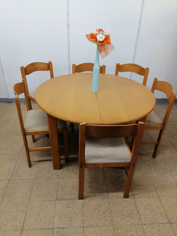 6-Seater Round Wooden dining Table