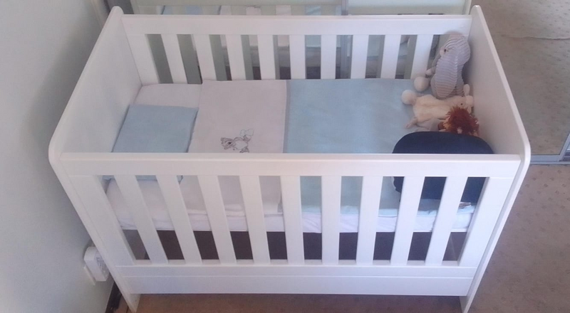 Baby Crib - Excellent Condition